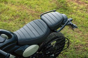 Seat of Scrambler 400 XC
