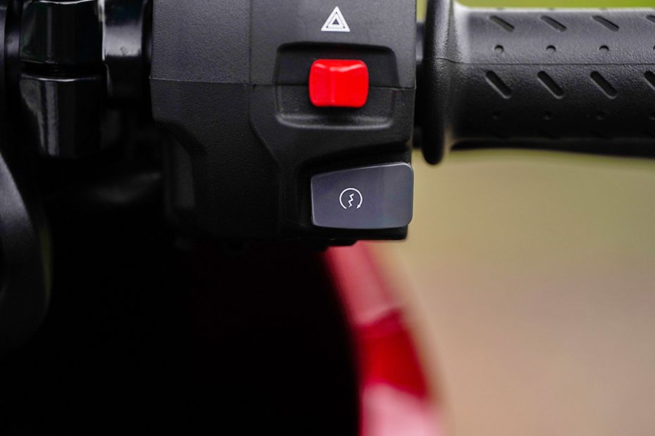 Self Starter Button of Thruxton 400