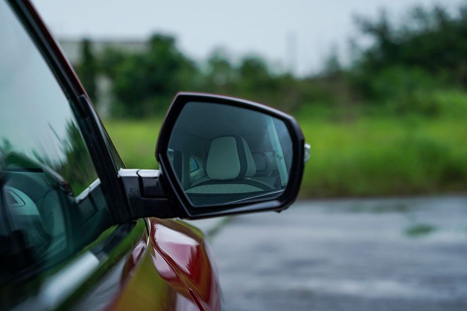 Side mirror rear angle Image of XEV 9e