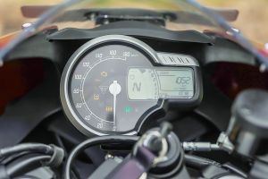 Speedometer of Thruxton 400