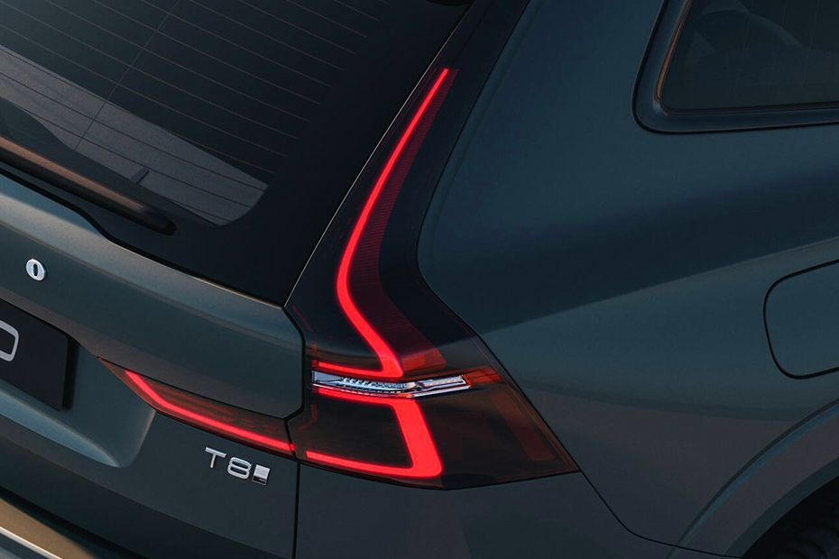 Front Image of XC60 2025