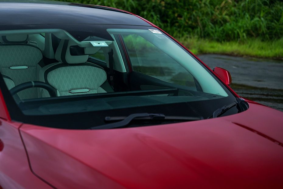 Wiper with full windshield Image of XEV 9e