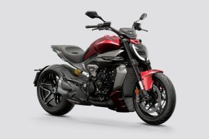 Front Right View of XDiavel V4