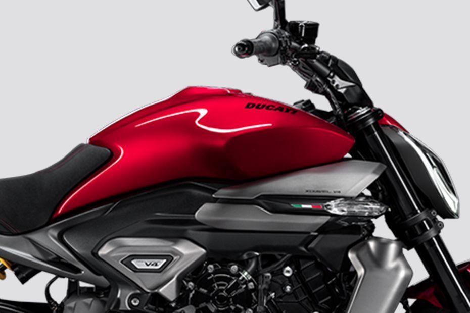 Fuel tank of XDiavel V4