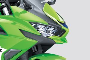 Head Light of Ninja 650