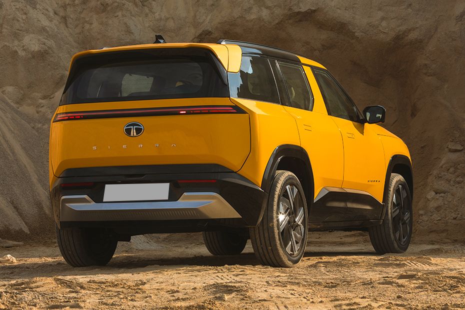 Rear 3/4 Right Image of Sierra