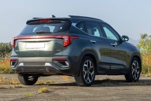 Rear 3/4 Right Image of Seltos