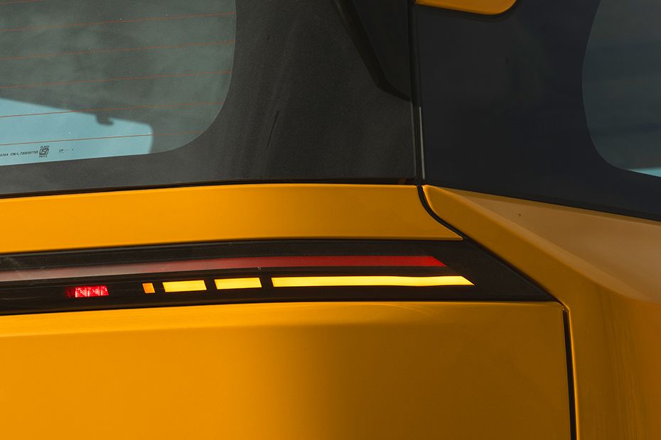 Tail lamp Image of Sierra