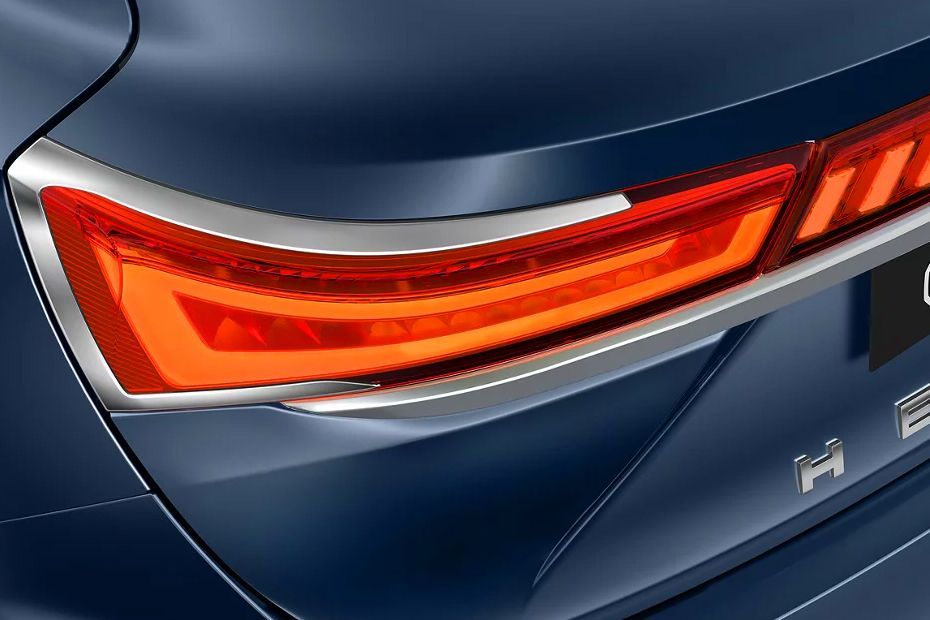 Tail lamp Image of Hector