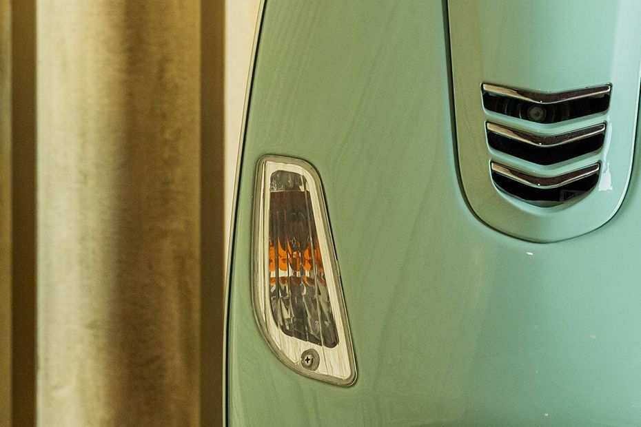 Front Indicator View of 125