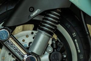 Front Suspension View of 150