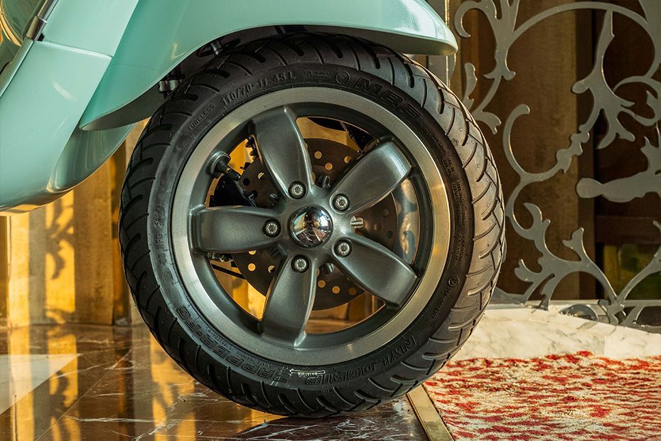 Front Tyre View of 125