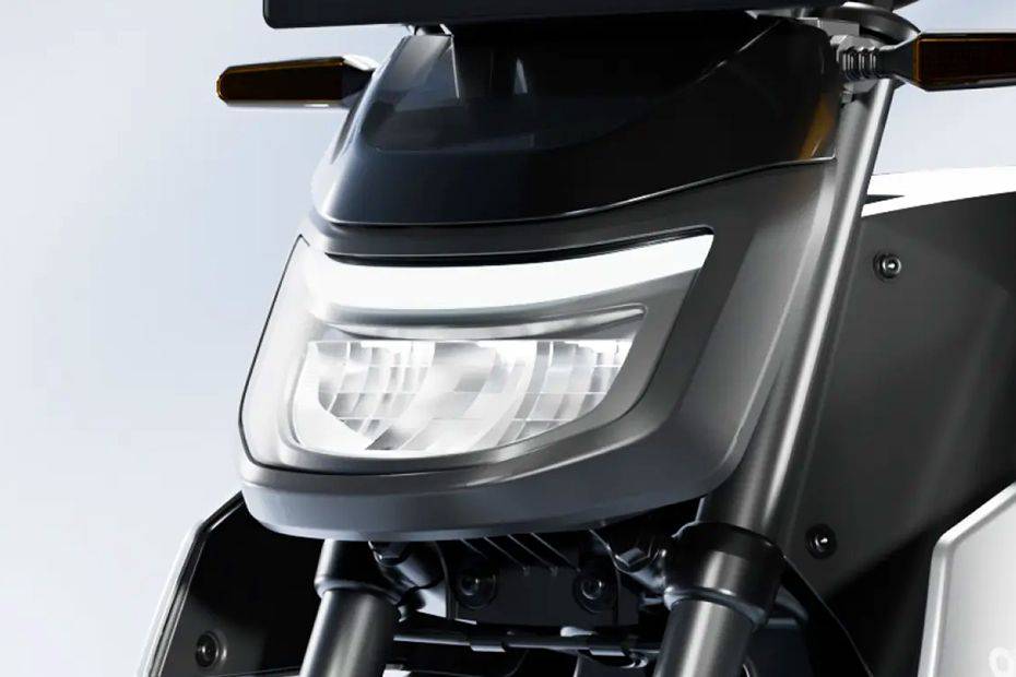 Head Light of Roadster X+