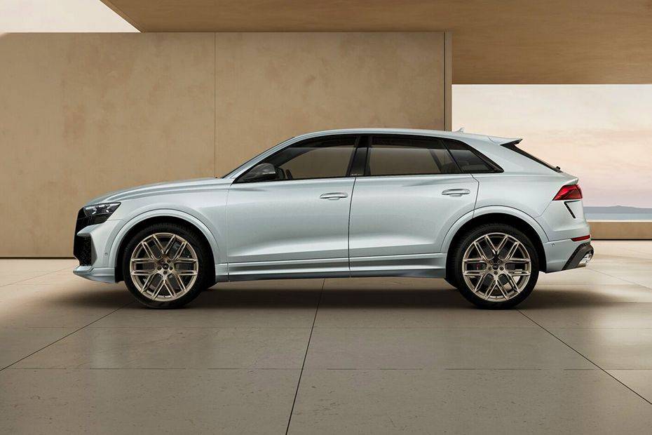 Side view Image of RS Q8