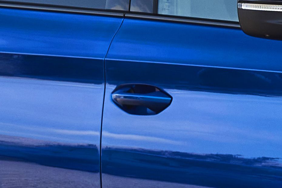 Door handles Image of Elroq