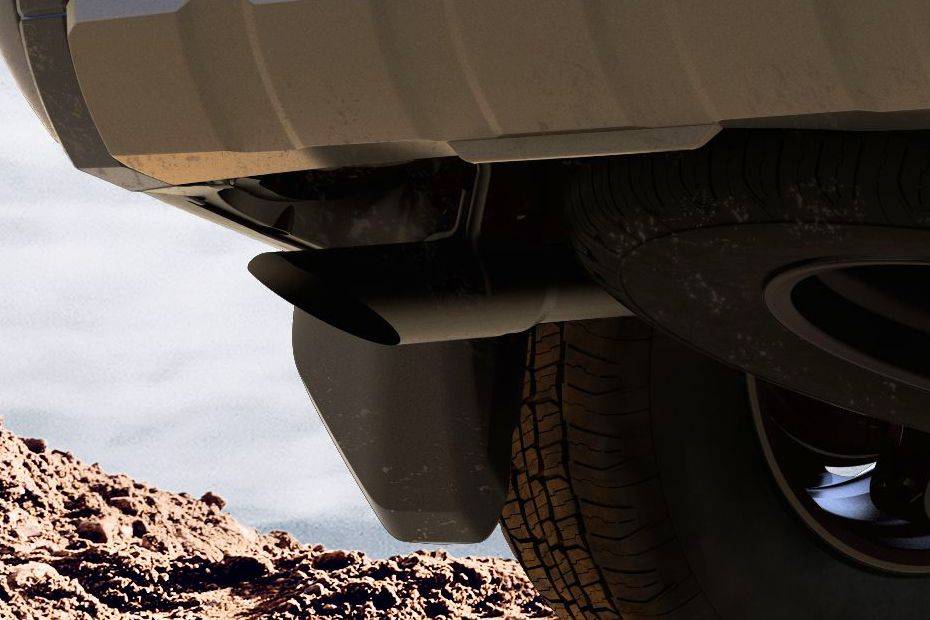 Exhaust tip Image of Land Cruiser 250