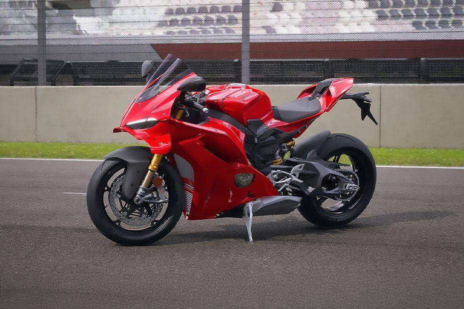 Front Left View of 2025 Panigale V4