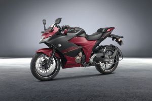 Front Left View of Gixxer SF 250 Flex Fuel