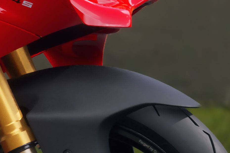 Front Mudguard & Suspension of 2025 Panigale V4