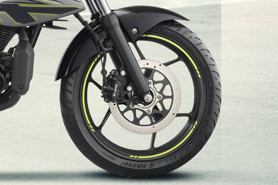 Front Tyre View of Gixxer