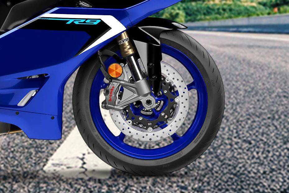 Front Tyre View of YZF-R9