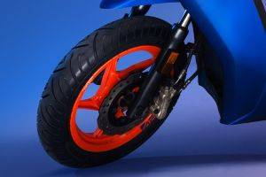 Front Tyre View of 450 Apex