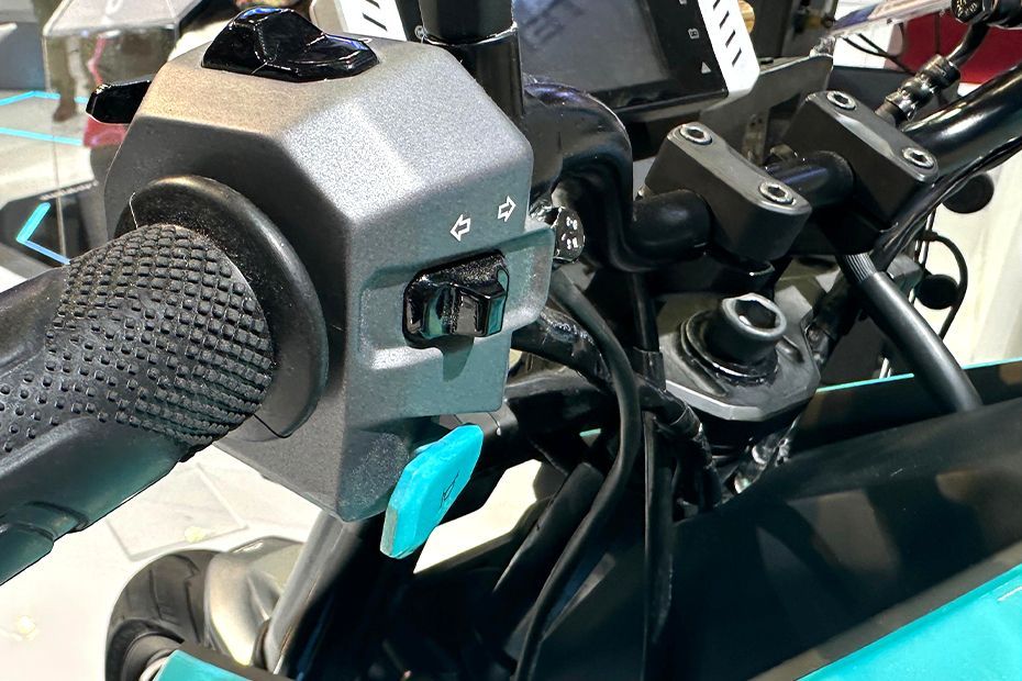 Indicator Controller of Xyber