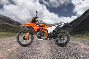 Left Side View of 390 Enduro R