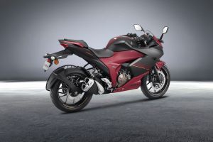 Rear Right View of Gixxer SF 250 Flex Fuel