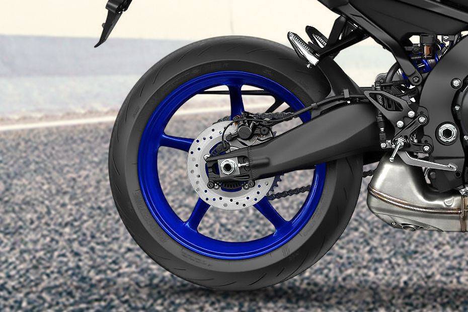 Rear Tyre View of YZF-R9