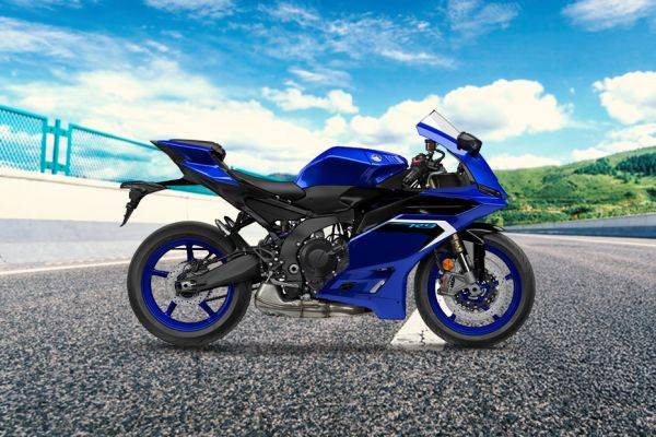 Right Side View of YZF-R9