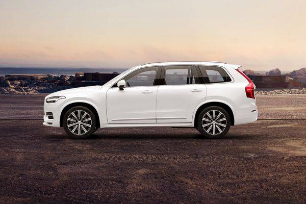 Side view Image of XC90