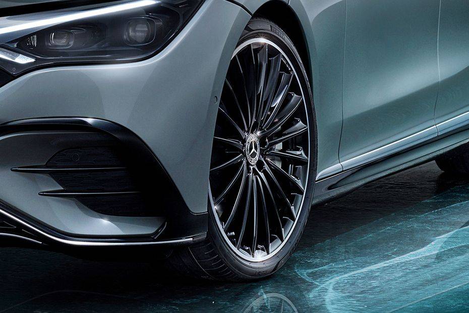 Alloy Wheel Image of EQE Sedan