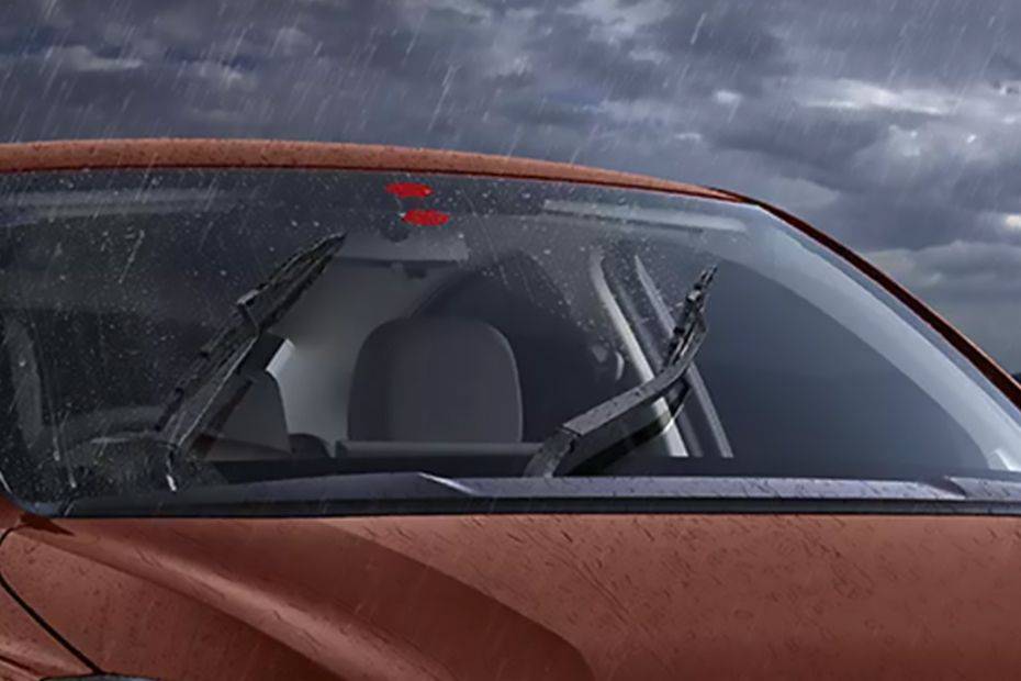 Wiper with full windshield Image of Tigor