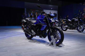 Yamaha 2025 FZ-S Fi Hybrid vs Yamaha MT 15 V2.0 - Compare Prices, Specs ...