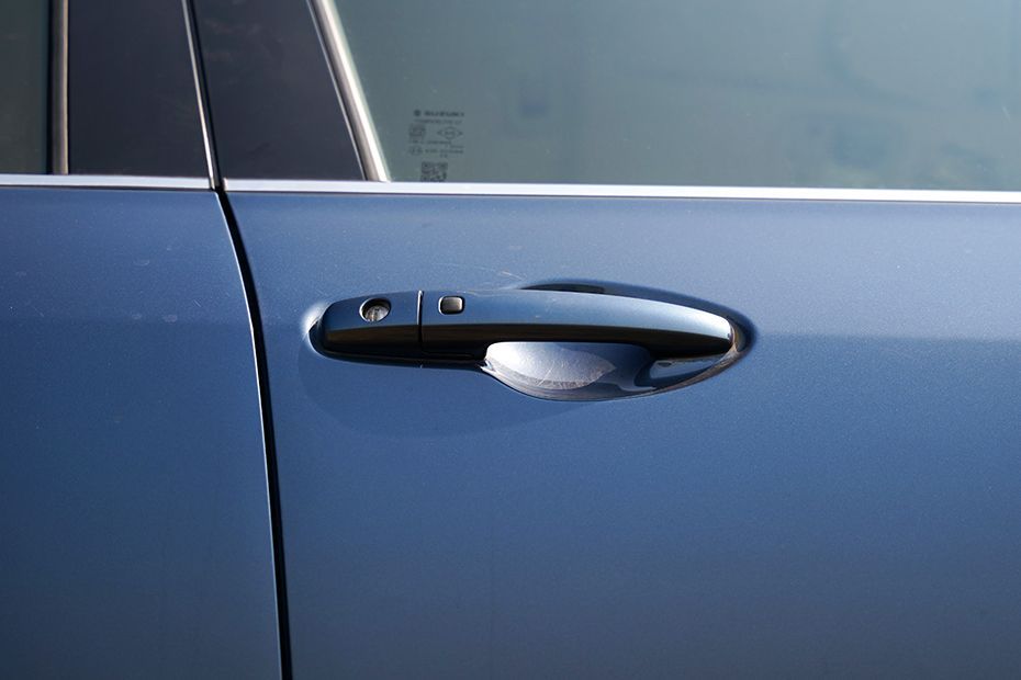 Door handles Image of Dzire