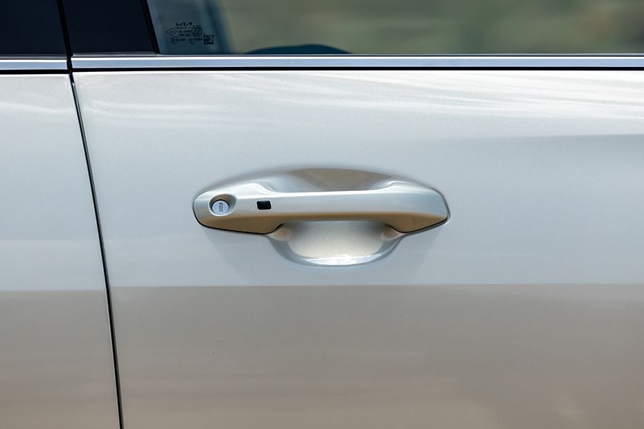 Door handles Image of Carens Clavis