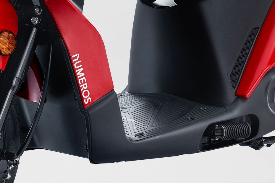 Foot Space View of Diplos Max