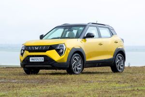 Front 1/4 left Image of XUV 3XO