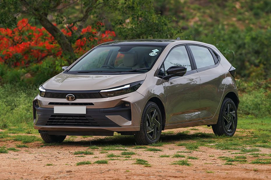 Rear 3/4 Right Image of Altroz