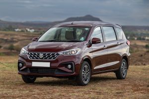 Front 1/4 left Image of Ertiga