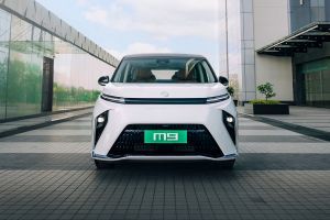 Front Image of M9