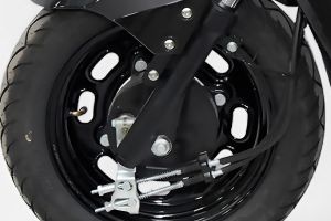 Front Brake View of E-Trust 900