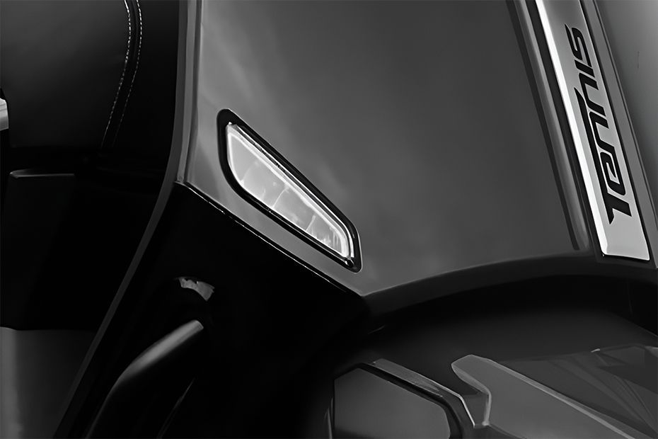 Front Indicator View of Tennis 1500