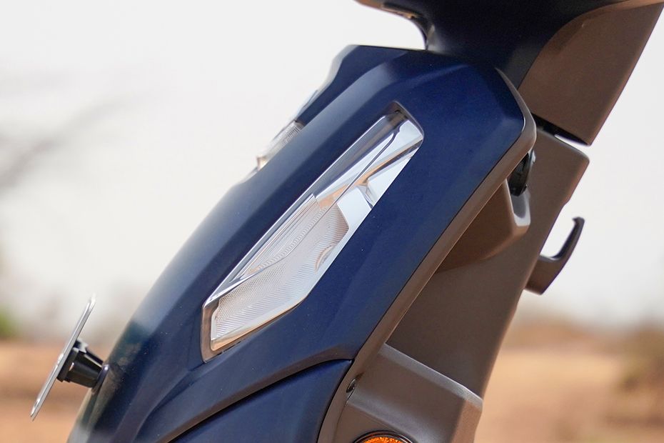 Front Indicator View of Access 125