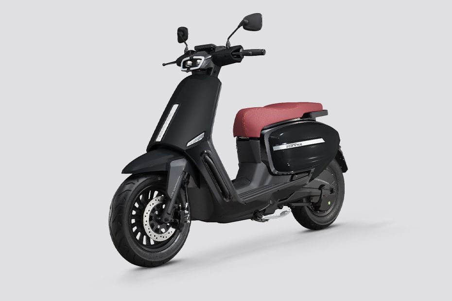 Front Left View of Tennis 1500
