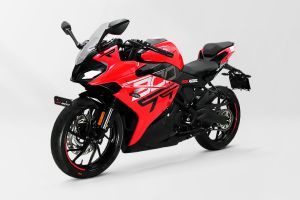 Front Left View of RR 300