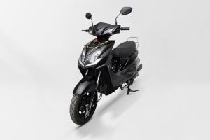 Front Left View of E-Trust 900