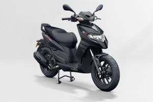 Front Right View of SR 125 hp.e