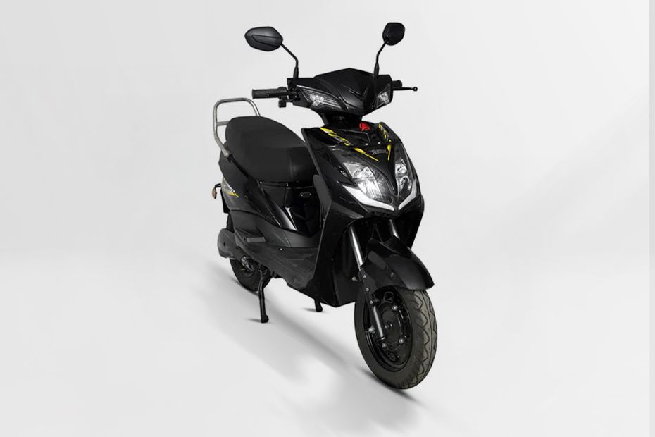 Front Right View of E-Trust 900